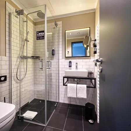 Vienna House Easy By Wyndham 3*