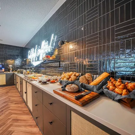 Vienna House Easy By Wyndham Hotel 3*