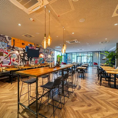 Hotel Vienna House Easy By Wyndham 3*