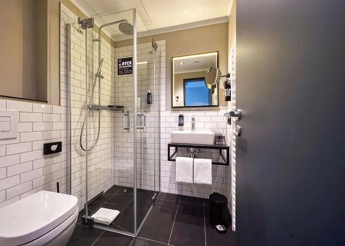 Vienna House Easy By Wyndham 3*